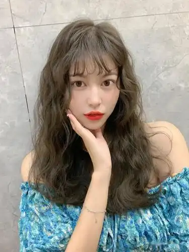 2020流行"满头烫"【精选80款】_发型