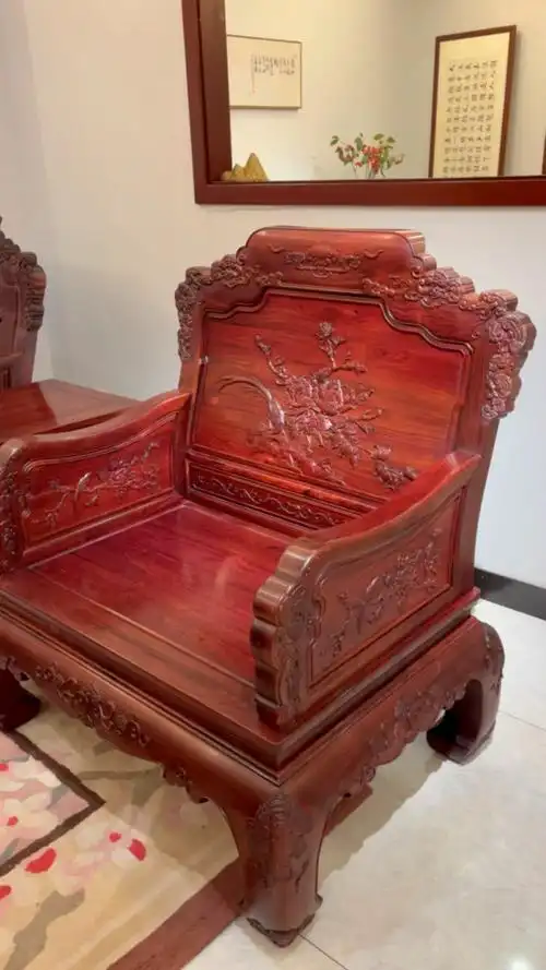 红酸枝巴里黄檀最新款沙发细节欣赏-度小视