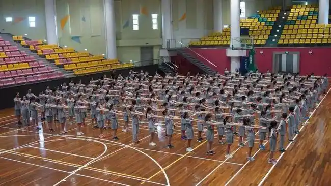 建平西校,世外中学,上实,上海中学东校,闵行华二,甘泉外国语,民办风范