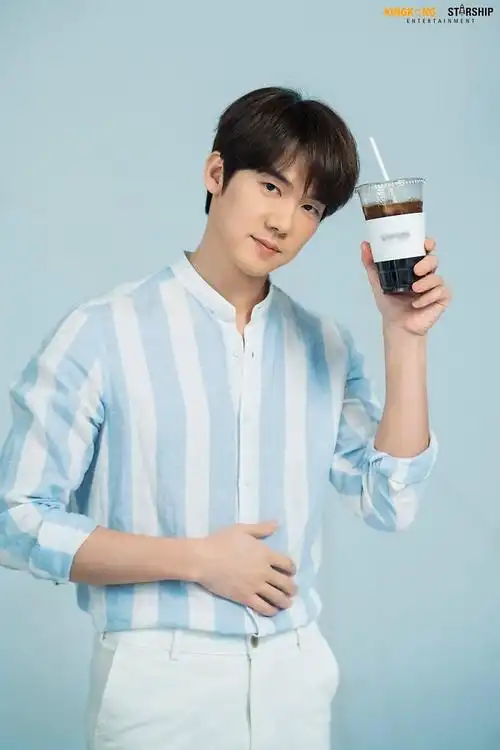 kingkong更新柳演锡拍摄花絮照20200611共35张