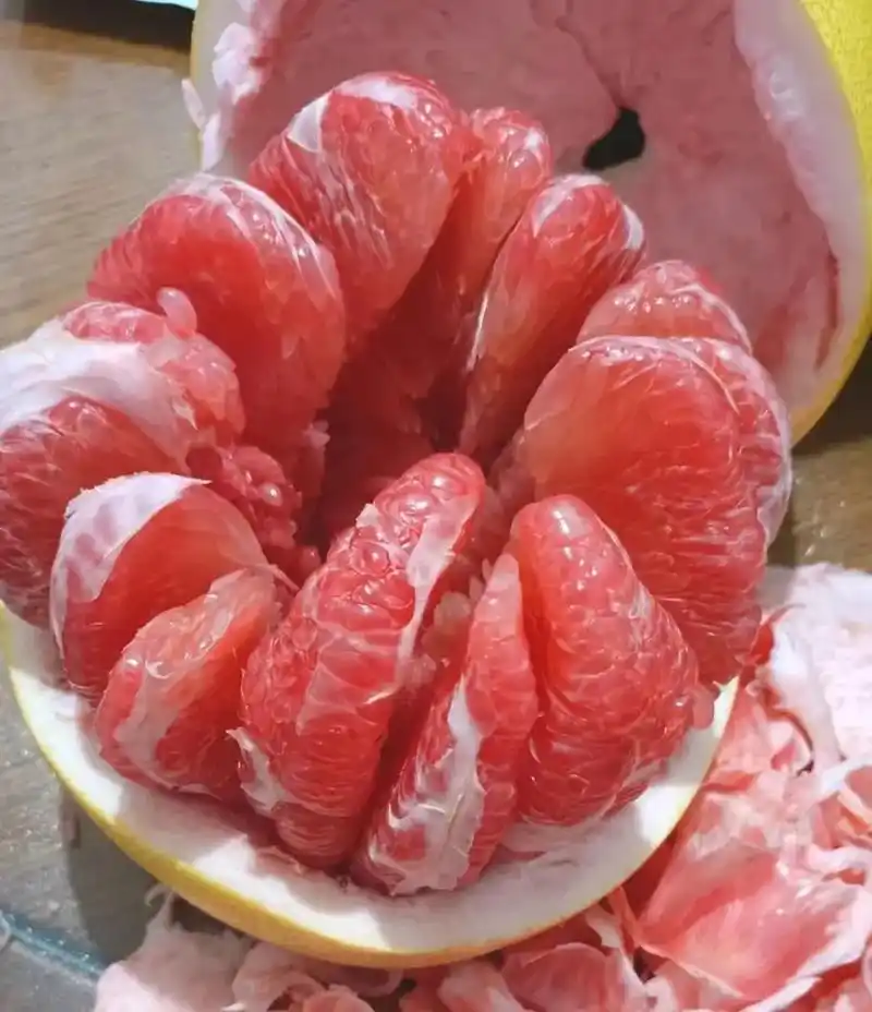 三红蜜柚[爱心]大量到店 多吃柚子,清火97,润肺,低热量! - 抖音