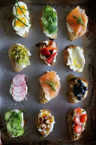 ricotta crostini