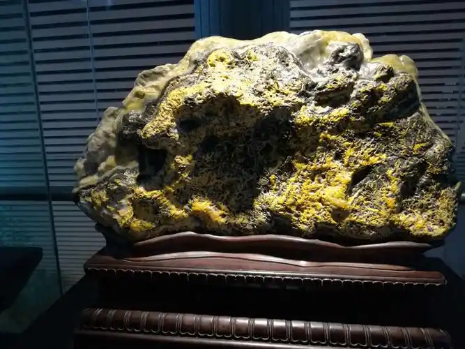 奇珍异石,彰显出大自然鬼斧神刀的魅力.