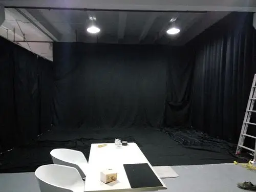 上海黑色背景摄影棚出租黑色采访摄影棚出租黑布摄影棚出租