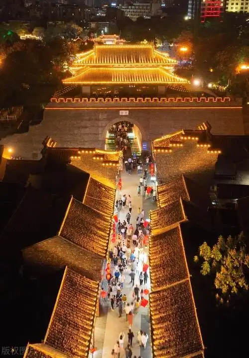 2023中秋国庆:江苏扬州东关街夜景璀璨迎客来