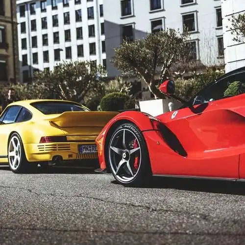 汽车头像|红色法拉利laferrari