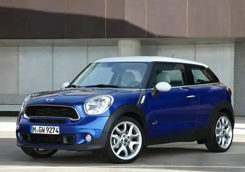 先期上市的mini paceman包括两款车型分别是mini cooper paceman和