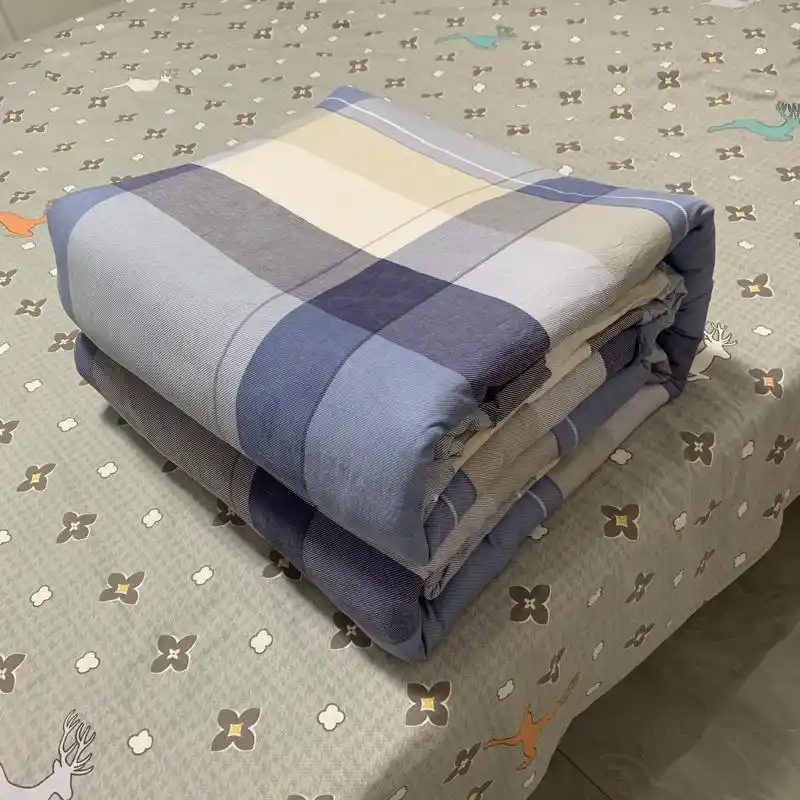 军训的话,被子叠这样合格吗93#学生被 #叠被子 #豆腐块被 - 抖音