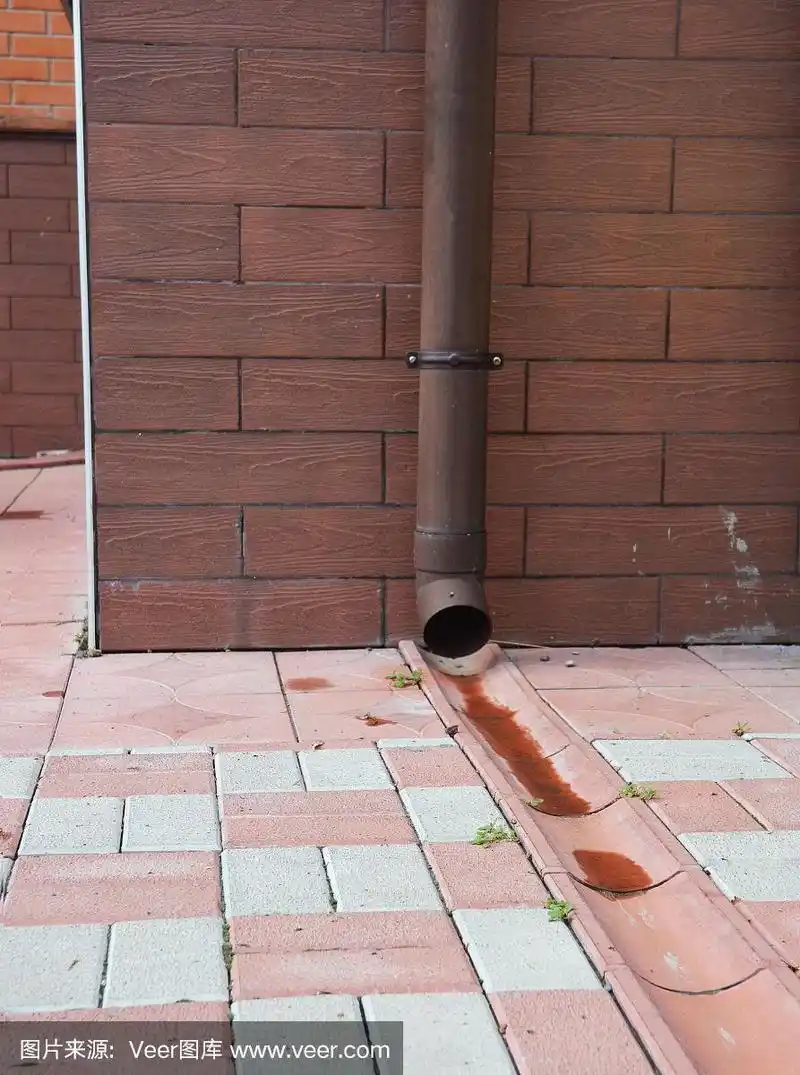 用于屋顶径流的雨水排水沟落水管