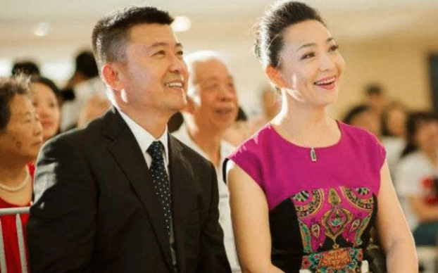 59岁"皇后专业户"戴春荣 藏了34年的老公|郝杰|戴春荣|皇后_新浪新闻