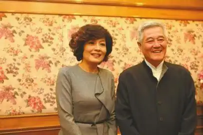 哈文赵本山相声大赛相见欢合影破不和传言