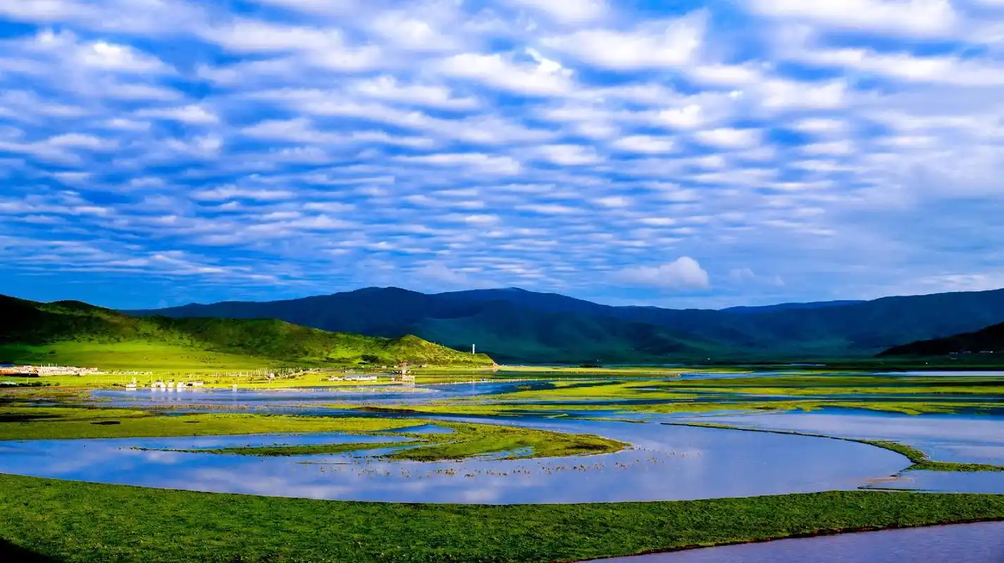 春日图文伙伴计划 月亮湾是红原大草原精华景点,距离红原县3 - 兑音