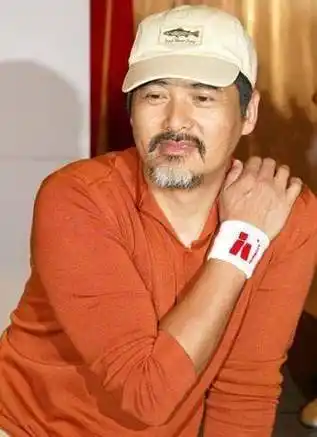 周润发满脸胡子太苍老,被甄子丹欺负后怒了,如今破吉尼斯纪录!