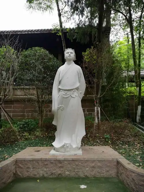 年轻的李白还是个俊朗的有为青年模样