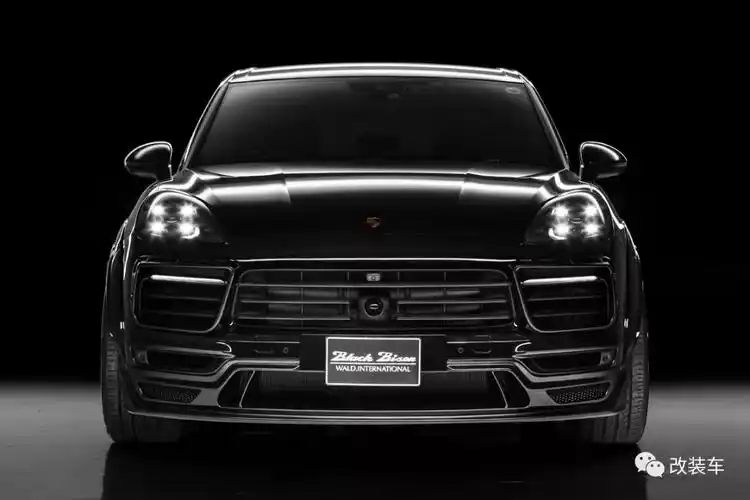 全新保时捷卡宴再度操刀改装还不务正业玩起黑武士姿态