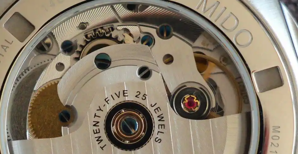 指挥官m0214311105100caliber80天文台认证机芯背