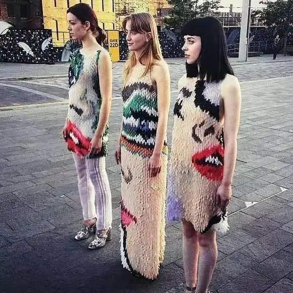 麻袋衣服,这身衣服是不是很环保呢?