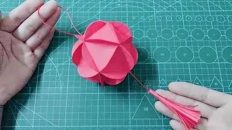 折纸花球灯笼制作方法之龙卷风手工折纸花球手-61kb