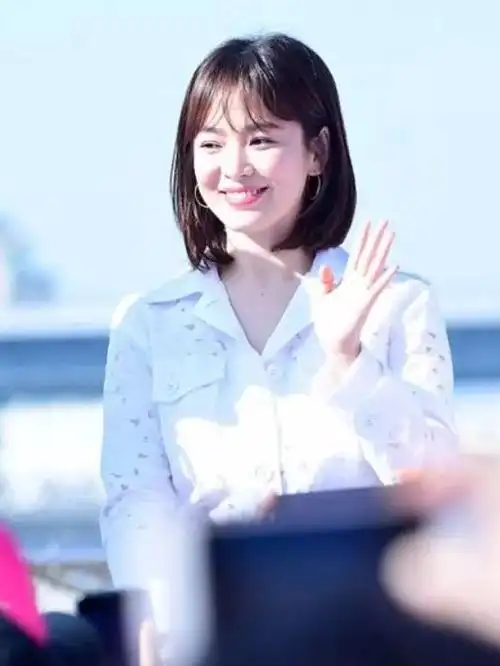 宋慧乔带火了挂耳短发发型洋气减龄显脸小很四五十岁女人