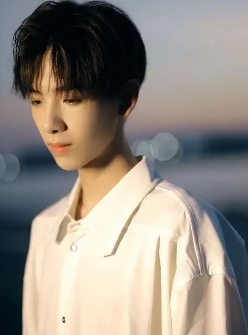 没认出来童星黄天崎长大居然成了ac雷曦翩翩少年很文艺