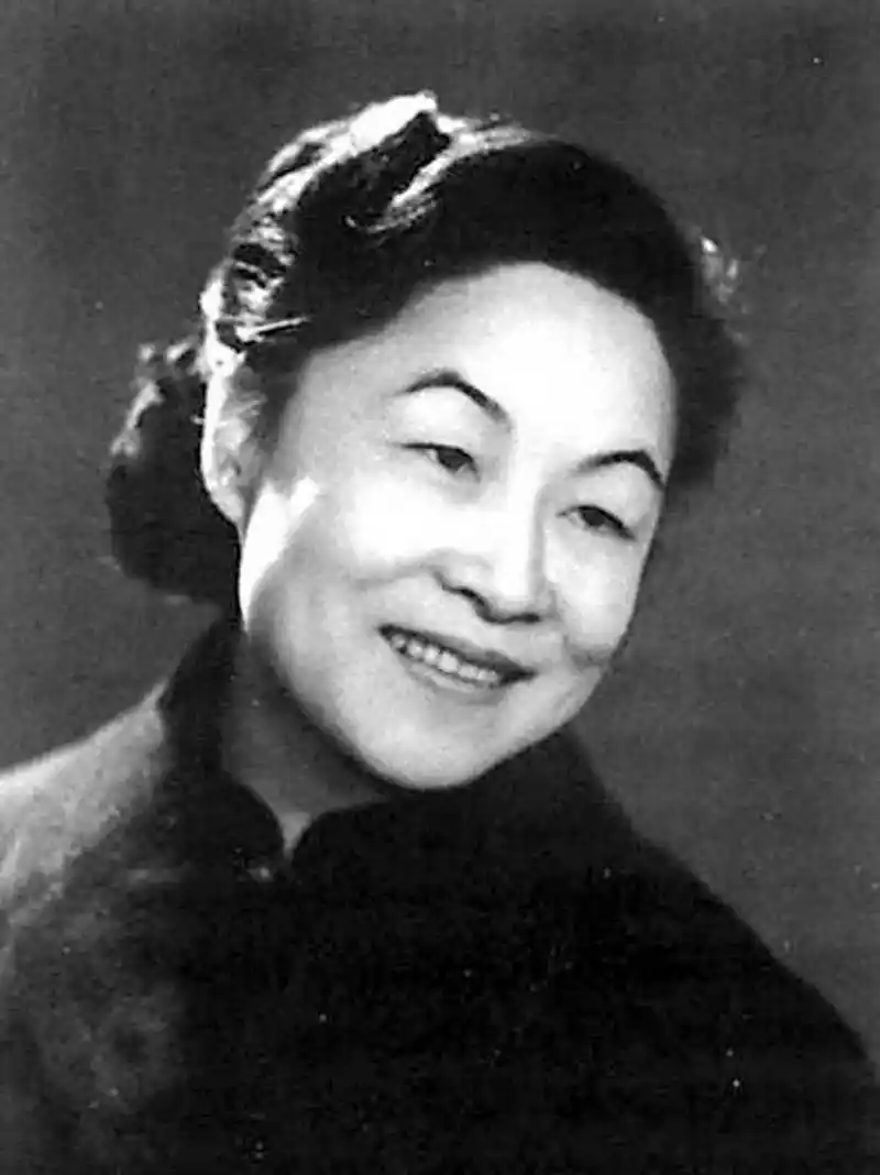 在网上看到一个女生的提问,她说:"我爸我妈养我20