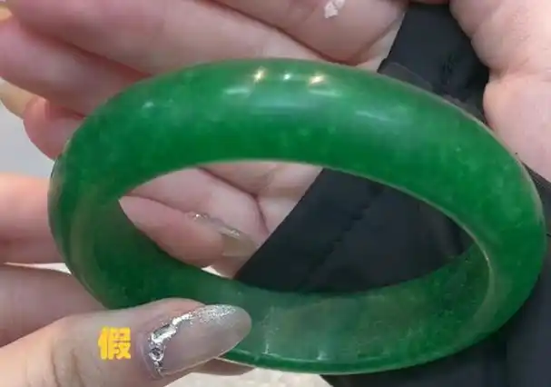 翡翠酸洗,注胶,染色鉴别方法,及保养方法