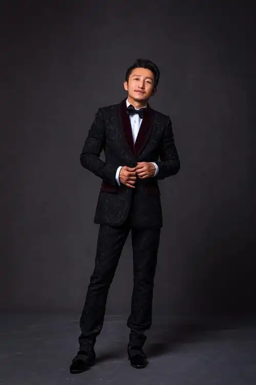 如今36岁的邹市明拥有三家公司,生造中国拳击产业