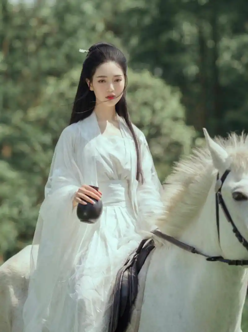 驾驾驾～骑马拍侠女也太上头了吧78古风写真 我敲!