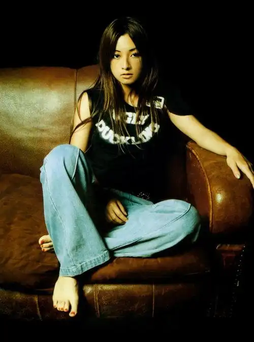 资料图片:大无限乐团前主唱伴都美子写真(2)_影音娱乐_新浪网