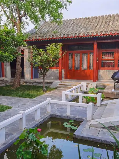 就在故宫旁75和男友在北京无限续住的四合院