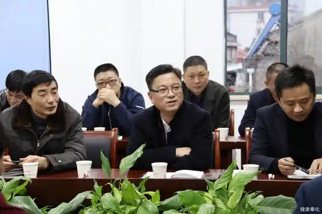 童云龙局长高度评价了邱隘卫生院在医院建设中的成绩,希望各卫生院要