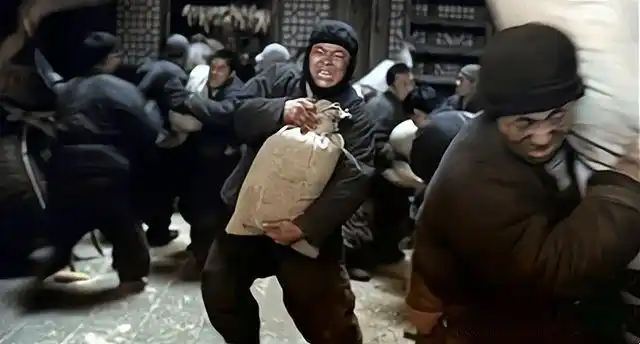 聊斋志异农民从屠夫手里买下两头牛多年后帮主人赶走强盗