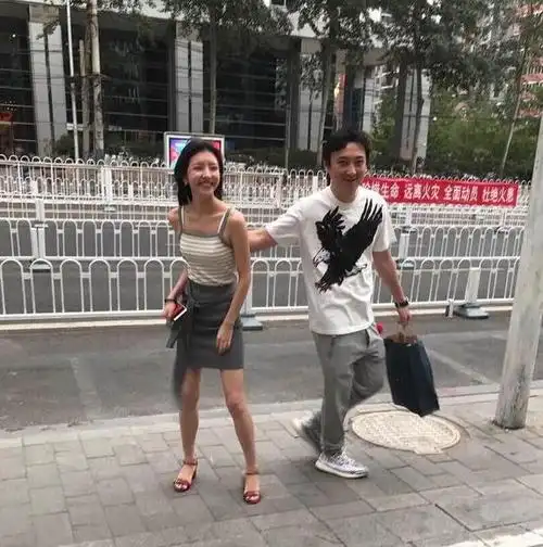豆得儿近照曝光最美女友离开王思聪颜值不在脸部浮肿无少女感