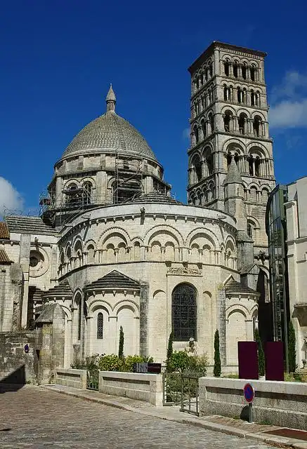 《yssj吧台》 昂古莱姆(法国) 昂古莱姆大教堂   cathédrale