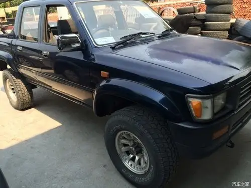 经典的神车hilux海拉克斯2700