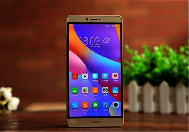 8月1日,华为在北京召开发布会,正式发布了荣耀note8