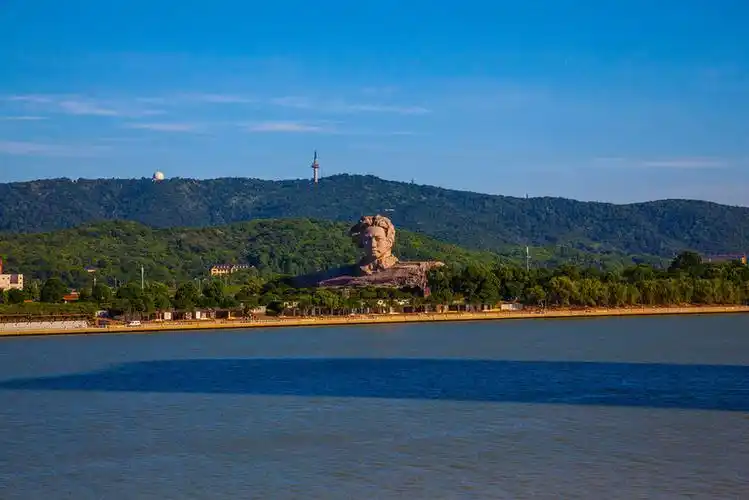 p>橘子洲,位于湖南省长沙市岳麓区的 a target="_blank" href="/item