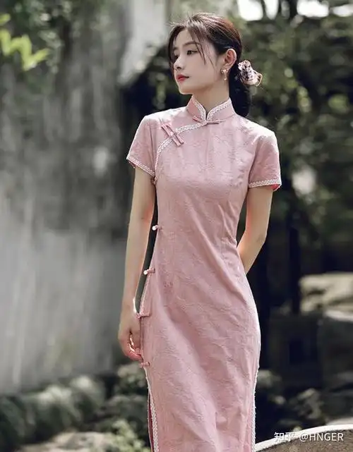 ⒊民国袄裙是如何演变成旗袍的