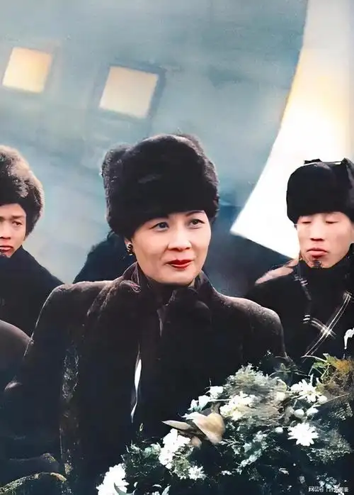 照片中可以看到宋美龄长的很漂亮,而且还相当的有气质.