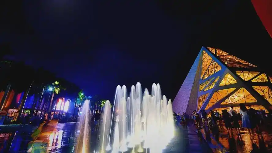 "夜经济"热起来,华侨城伴你畅想夏夜美好生活_深圳
