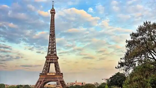 埃菲尔铁塔,法国巴黎的一个地标性建筑