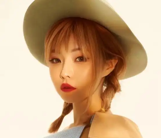 好声音学员田丹顶住悲痛挥汗台前