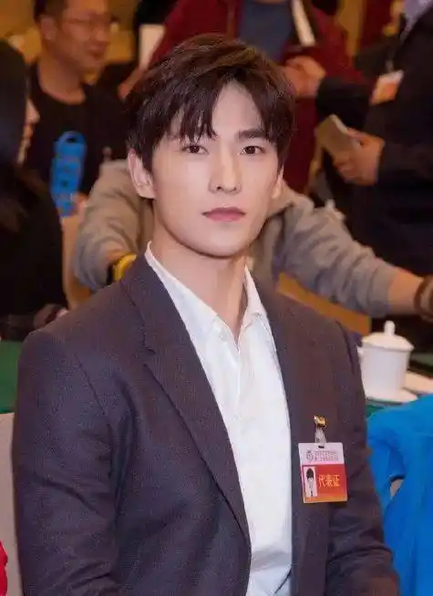 人民大会堂不许化妆杨洋让人不敢相信看到周星驰好想哭