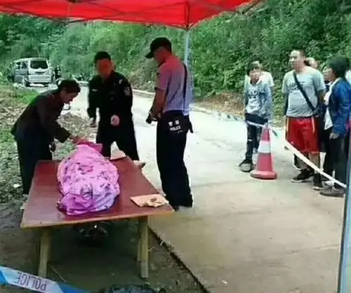 女生遗体停放在公路边天网恢恢,疏而不漏.