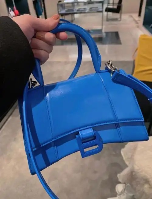 巴黎世家怎么样_电光蓝_hourglass怎么样_巴黎世家沙漏包_时尚_箱包