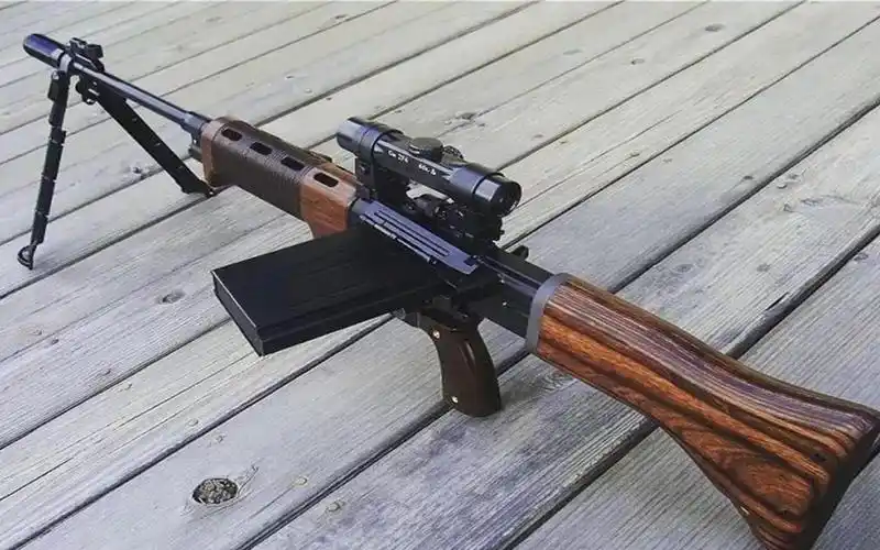 【战地5】独特造型,二战德国武器设计师脑洞大开的产物——fg42伞兵