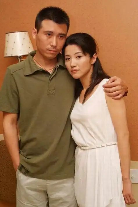 "星二代"李乃文:做了十几年配角,与颜丙燕意难平,48岁终结婚