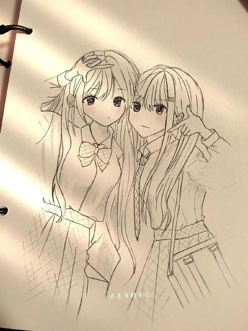 肩并肩的友谊不逊于任何一份爱情#动漫女生#闺蜜#临摹手绘过程图@抖音