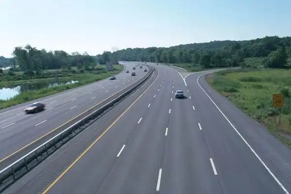 途经上述路段的车辆可选择从g60沪杭高速,s14杭长高速,s9苏绍高速,,g