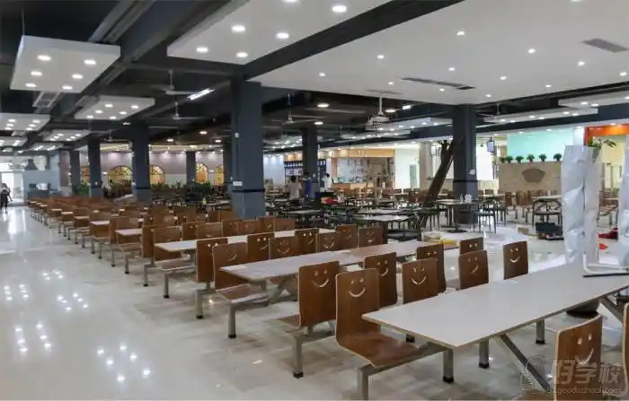 广州工商学院学校环境展示